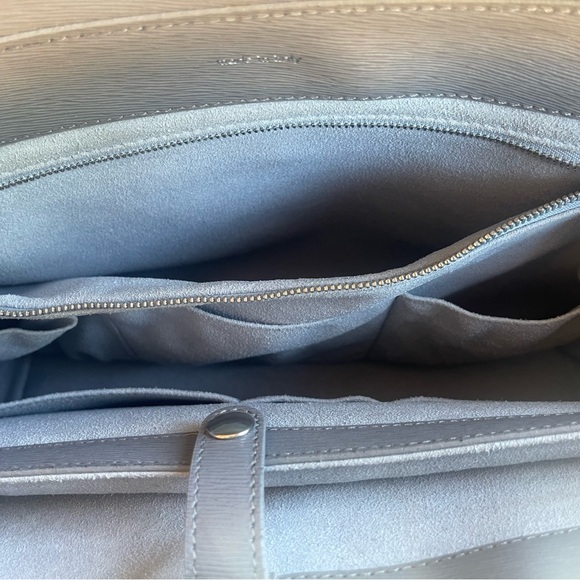 SENREVE maestro convertible backpack! shoulder bag
Lux AF 🩶🩶🩶🩶🩶🩶🩶🩶🔥 - Picture 14 of 15